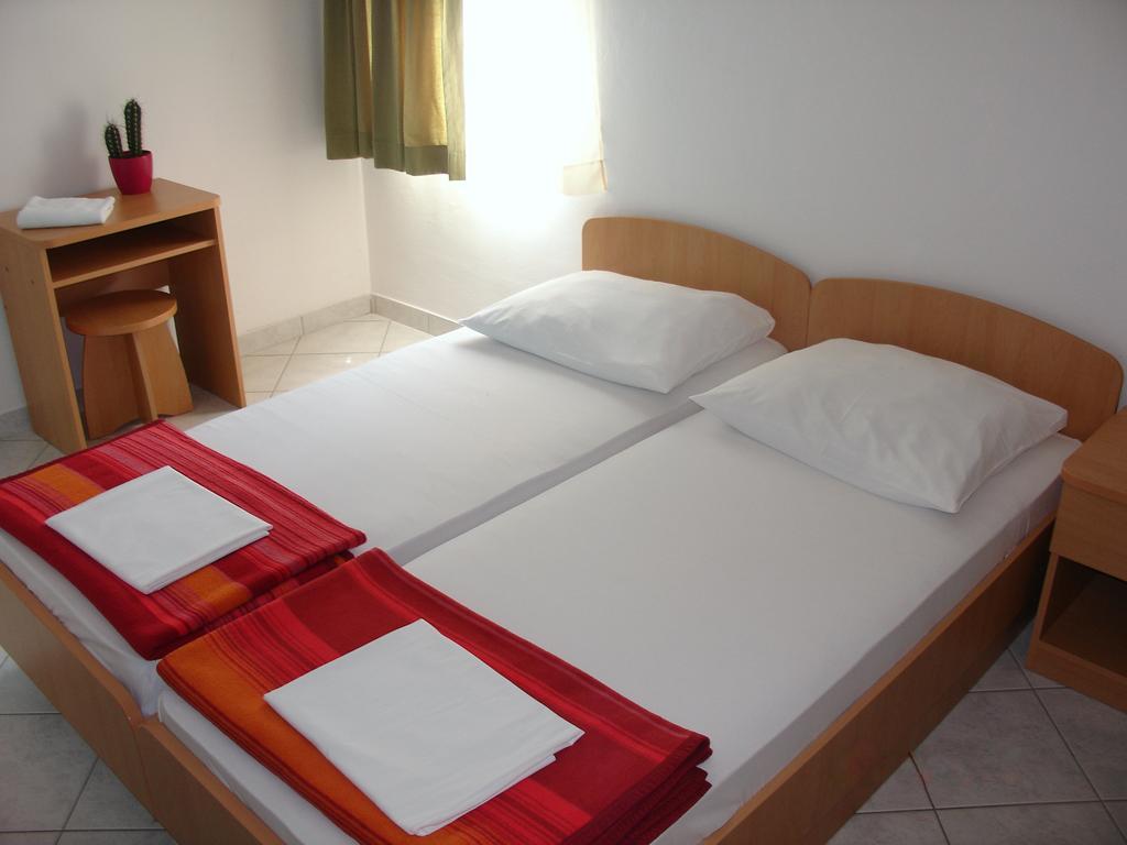 Hostel Amfora Fažana Habitación foto